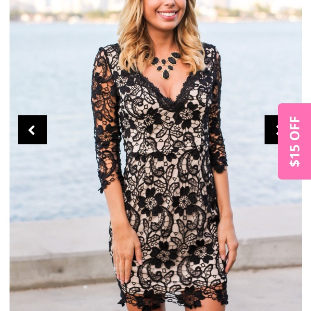 Black & Cream Lace Short Dress